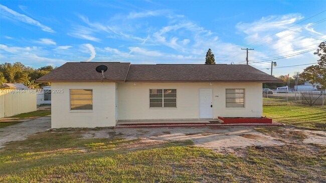 Building Photo - 1705 FL-37