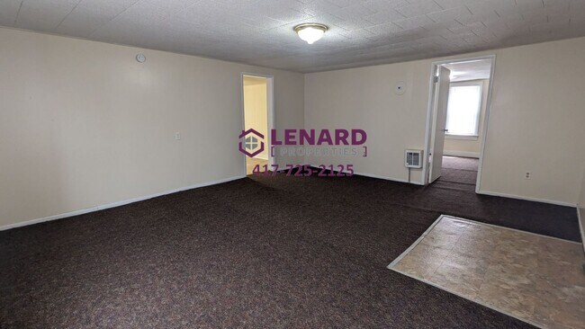Building Photo - Cozy 2 Bedroom, 1 Bathroom Home!