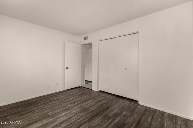 Building Photo - 1976 E Del Sur Dr