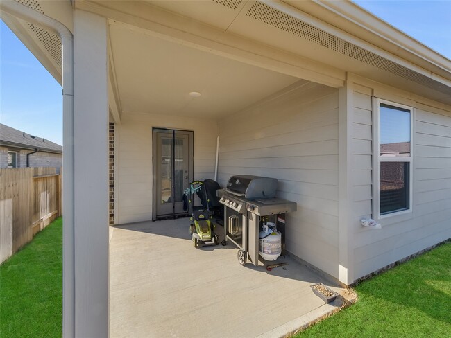 Building Photo - 40422 Basalt Elm Rd