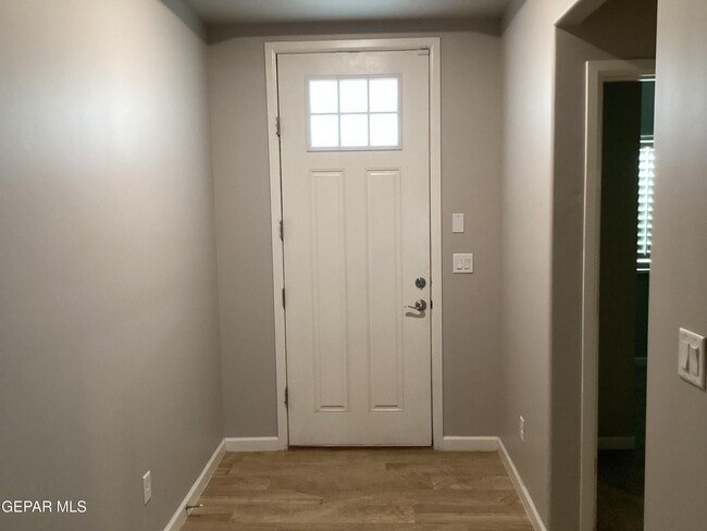 Building Photo - 1087 Brass Hl Ave