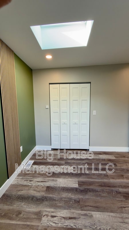 Building Photo - 247 Farragut St NW