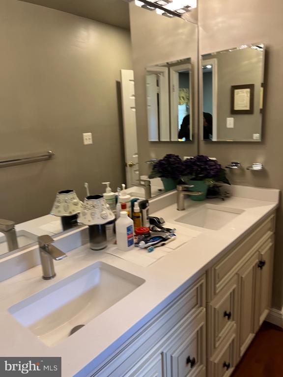 Building Photo - 3911 Arbor Crest Way