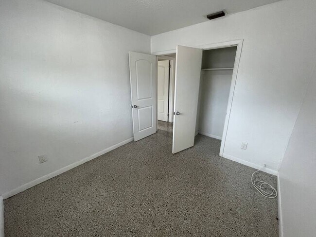 Building Photo - 7008 Aspen Ave