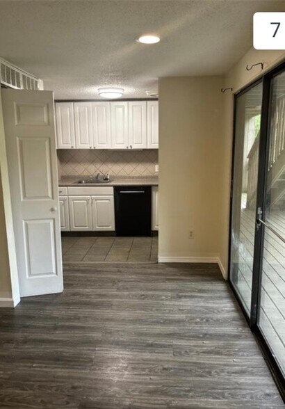 Building Photo - 20 Burgundy Hill Ln