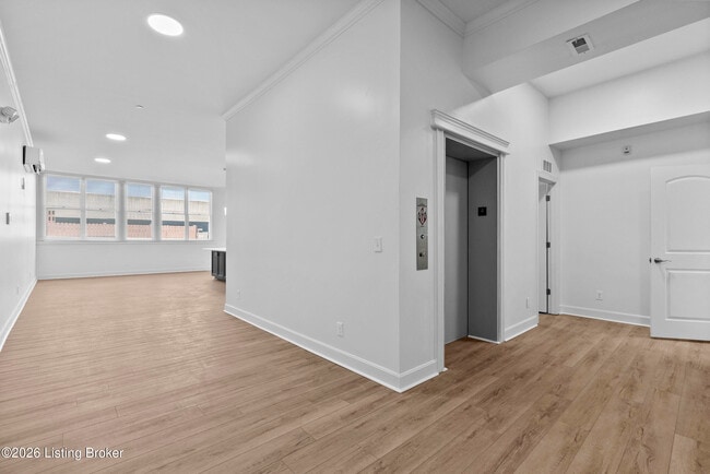 Building Photo - 540 S 4th St