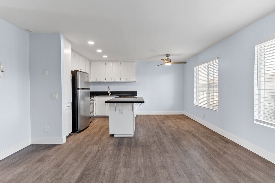 Building Photo - 1066 Coronado Ave