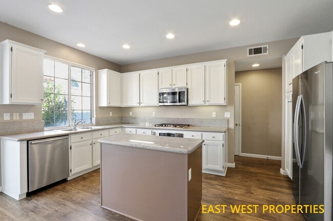 Building Photo - 2945 Schwendeman Ave