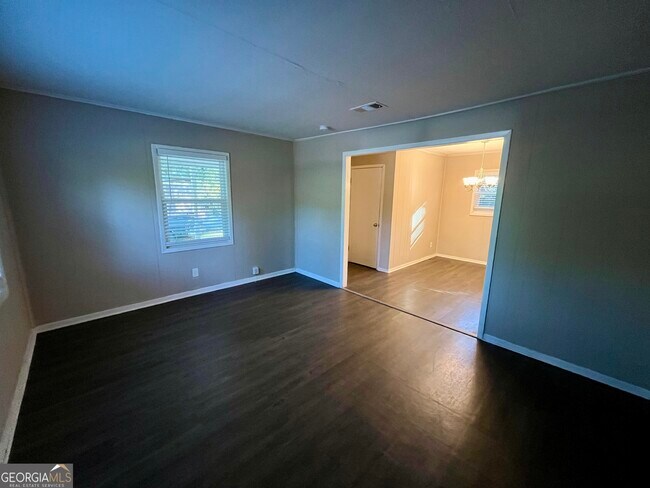Building Photo - 6107 Shadow Glen Ct SW