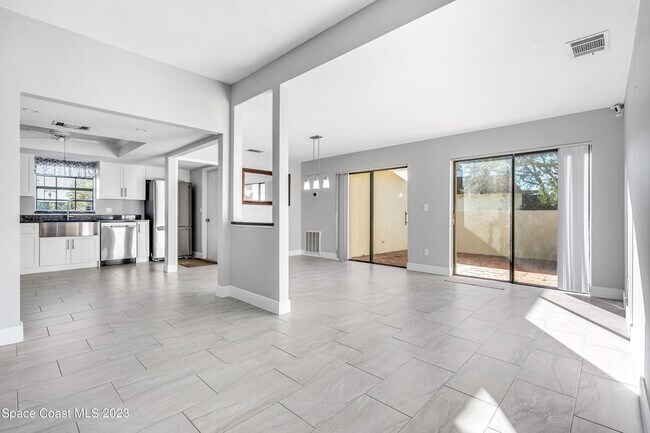 Building Photo - 1080 Park Ridge Pl