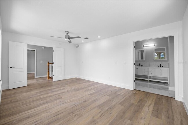 Building Photo - 1628 SE 29th Terrace