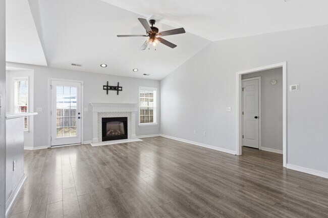 Building Photo - 127 Bermuda View