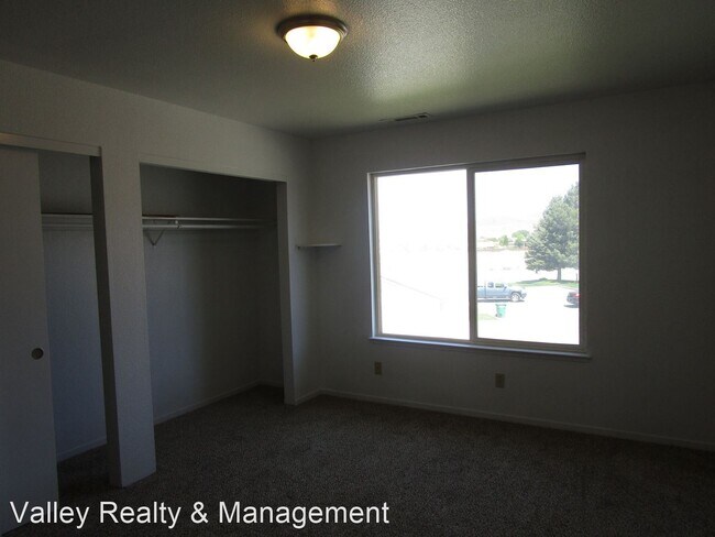 Building Photo - 121 Palmer Ct