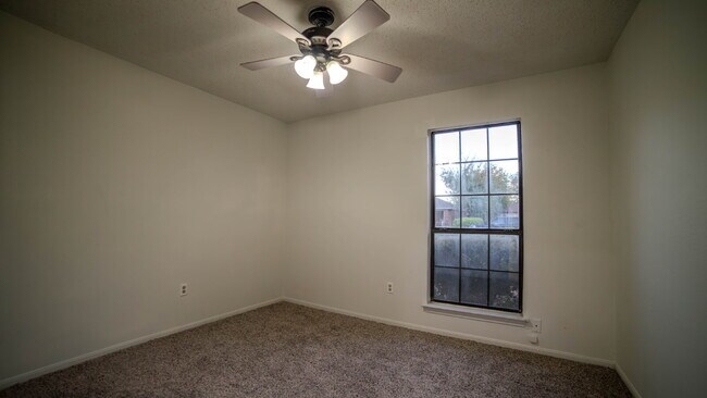 Building Photo - For Lease – Charming 3 Bedroom, 2 Bathroom Home Near Fort Hood