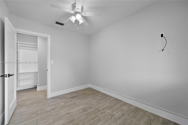 Building Photo - 16400 SW 100th Ct