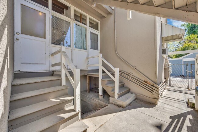 Building Photo - 2114 23rd St