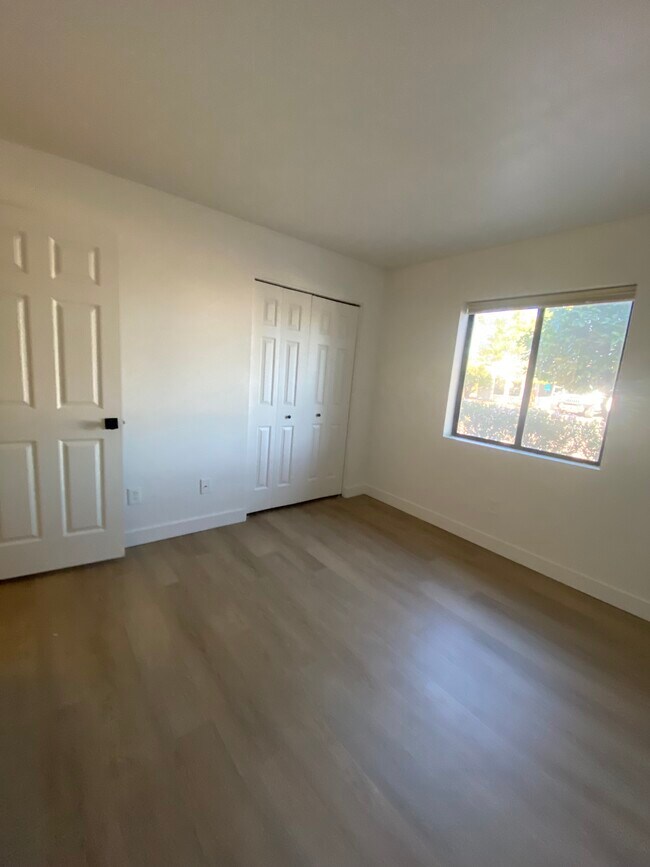 Building Photo - 14053 N Edgeworth Dr