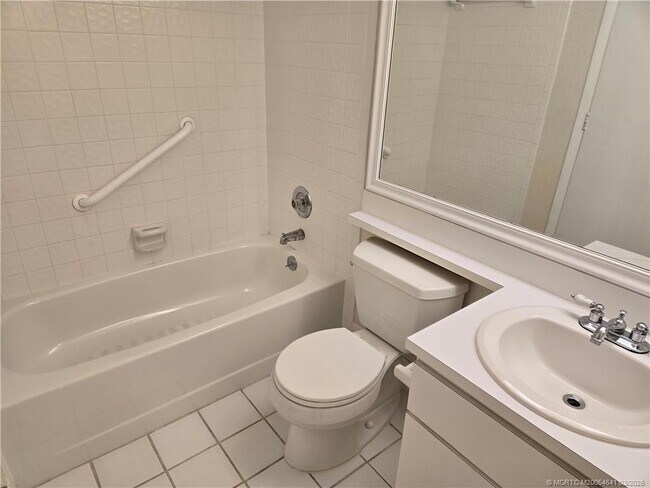 Building Photo - 2950 SE Ocean Blvd