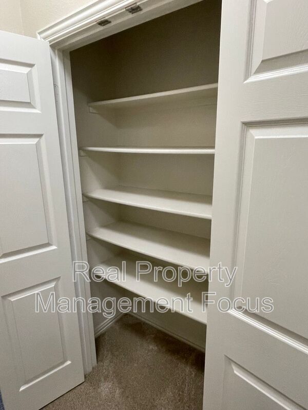 Building Photo - 4645 Penelope Ln