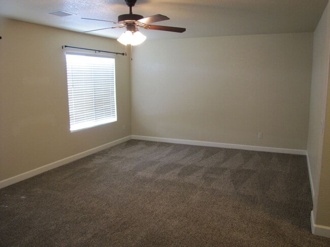 Building Photo - 5BR/2.5BA/3CG, 2808 sq.ft. home in Reflections at Valiente subdivision, Sierra Vista, AZ
