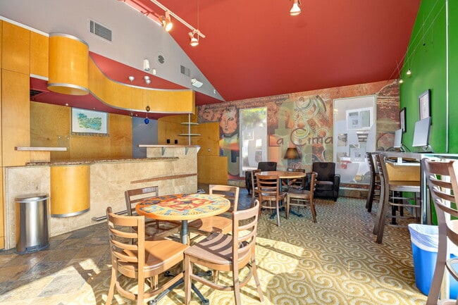 Building Photo - 7505 Charmant Dr