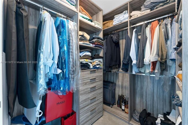 Building Photo - 300 Sunny Isles Blvd