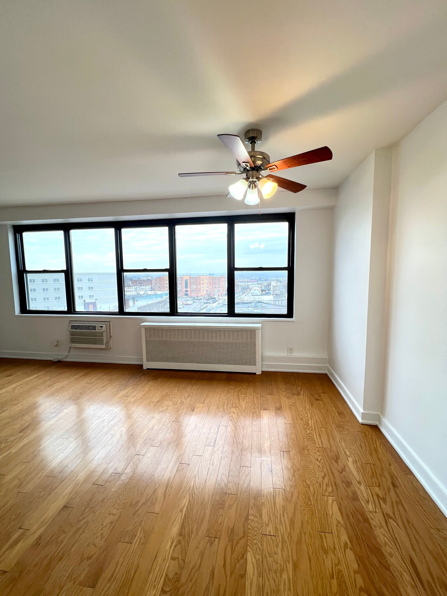 Building Photo - 500 Central Ave