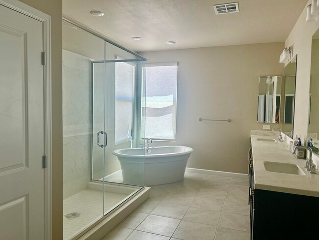 Building Photo - 6740 Stella Rosa Ct