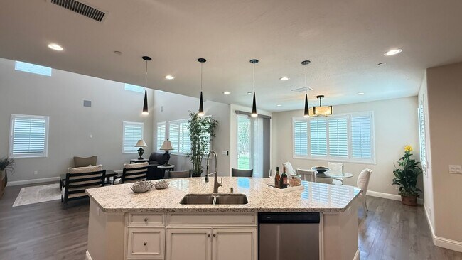 Building Photo - Beautiful Home for rent in Shannon Ranch in Visalia!