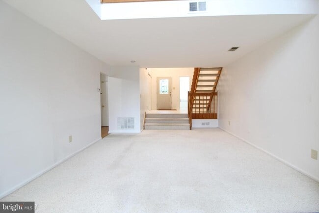 Building Photo - 30 Chicopee Dr