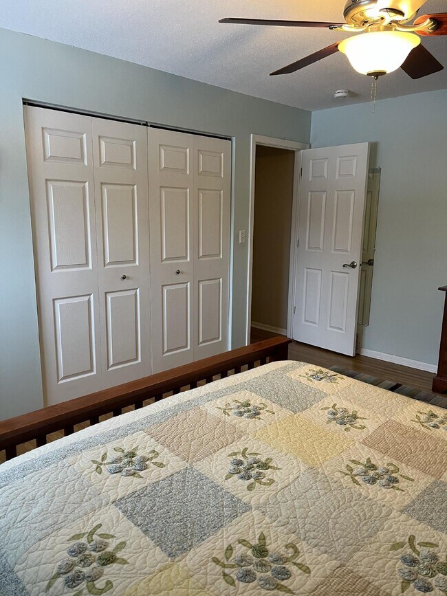 Building Photo - Gorgeous 4-Bed Home with Finished Basement...