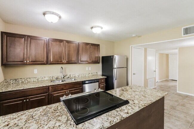 Building Photo - 3809 Hunters Trail