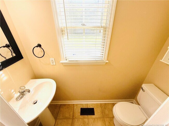 Building Photo - 3517 Grenedine Dr