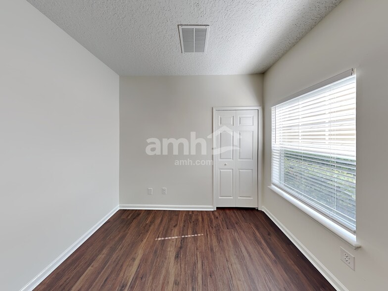 Building Photo - 6243 Pendragon Pl