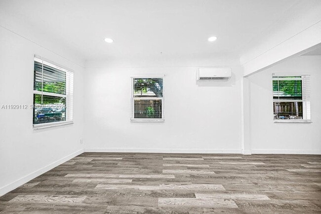 Building Photo - 4109 SW 23rd St