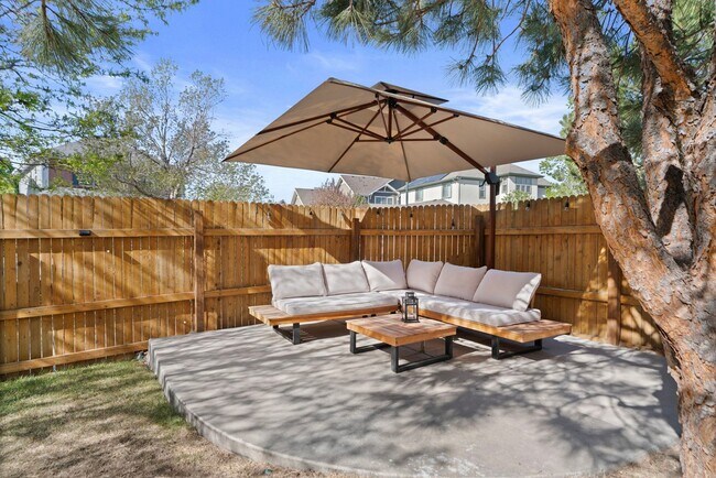 Building Photo - Central Park Prime Location Home - 3 Bed, 3 Bath, 2 Car Attached Garage