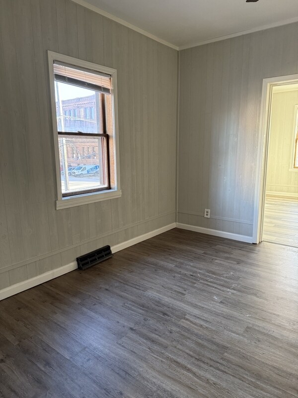 Building Photo - 310 1/2 Western Ave.