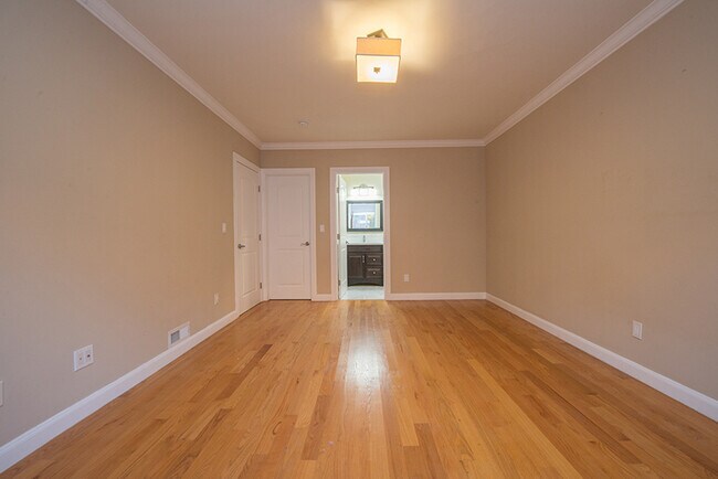 Building Photo - 2126 30th Ave