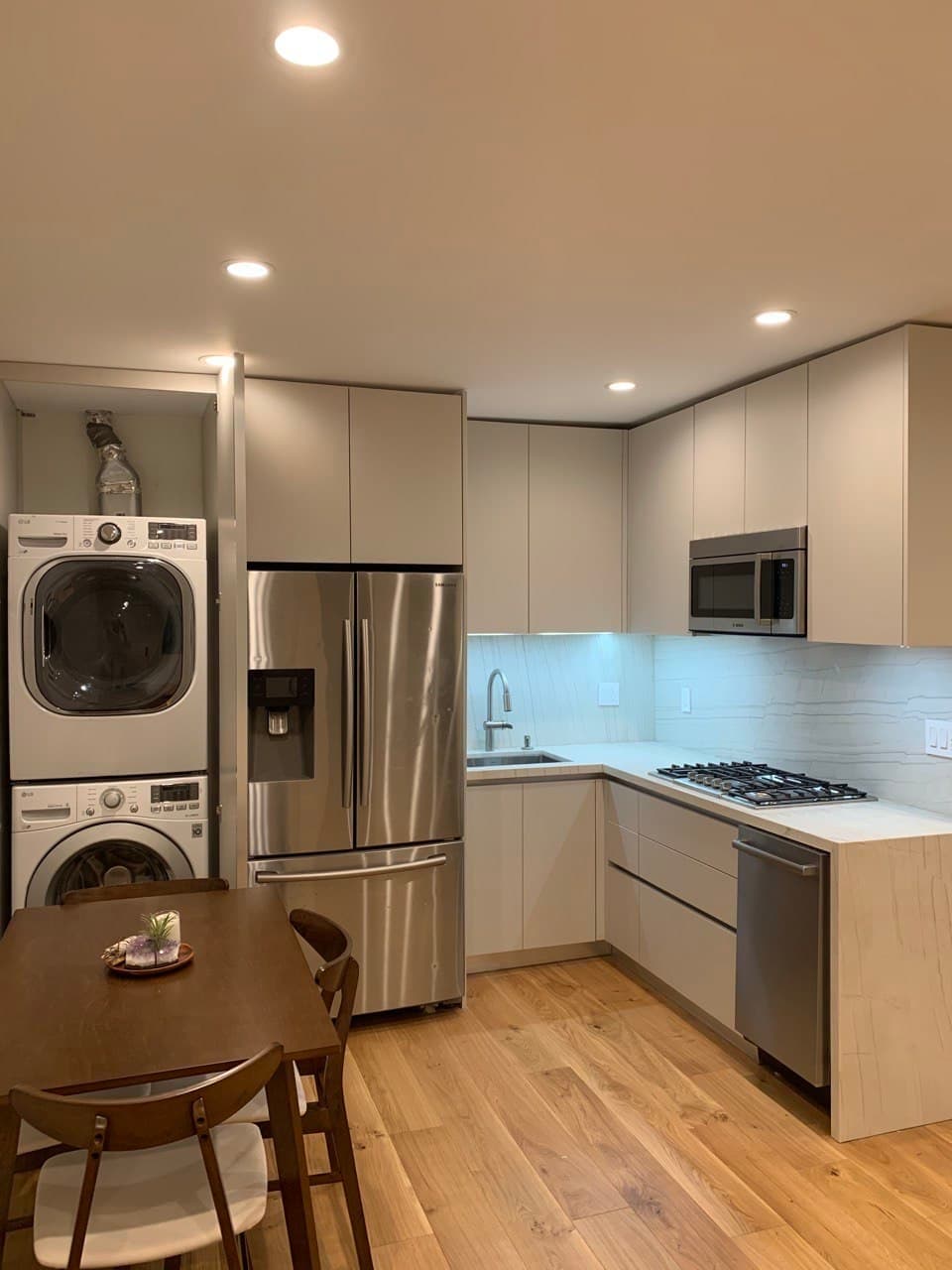 Building Photo - 3527 Greenfield Ave