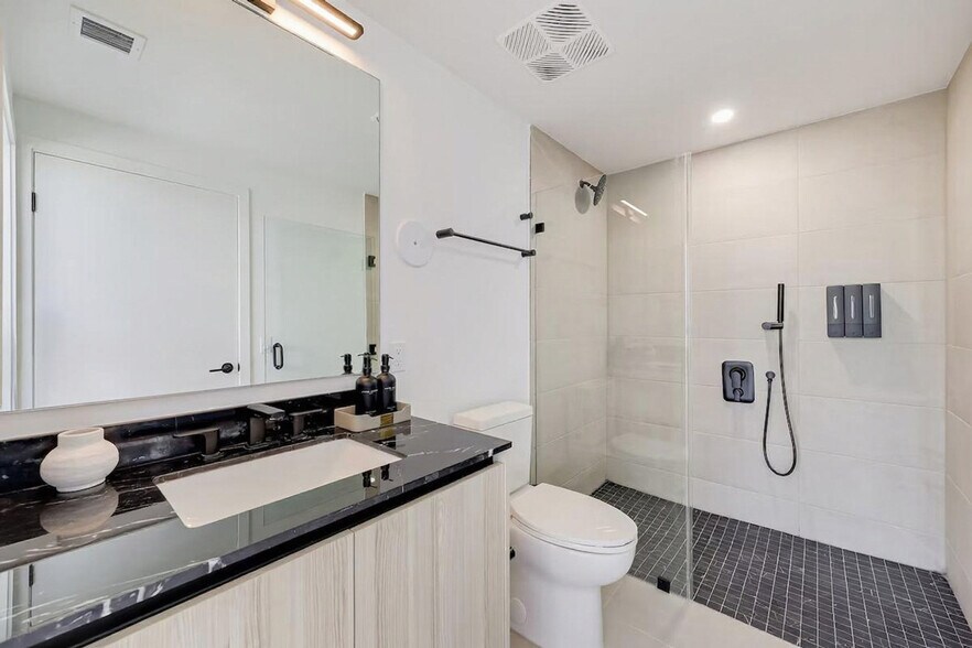 Building Photo - 30 2nd St