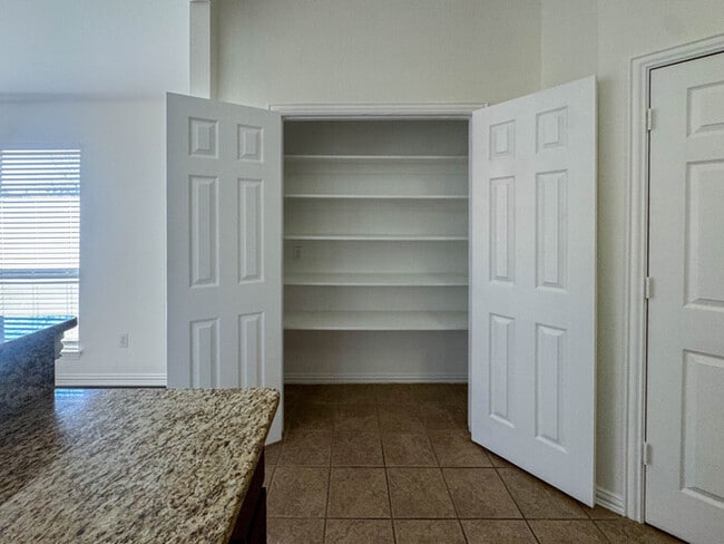 Building Photo - 44 Heron Dr