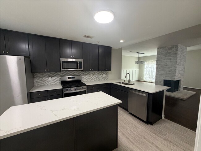 Building Photo - 75 E Village Knoll Cir