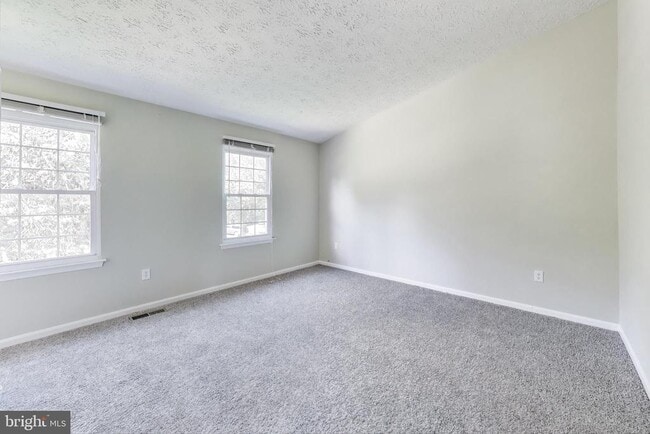 Building Photo - 8813 Francesca Dr