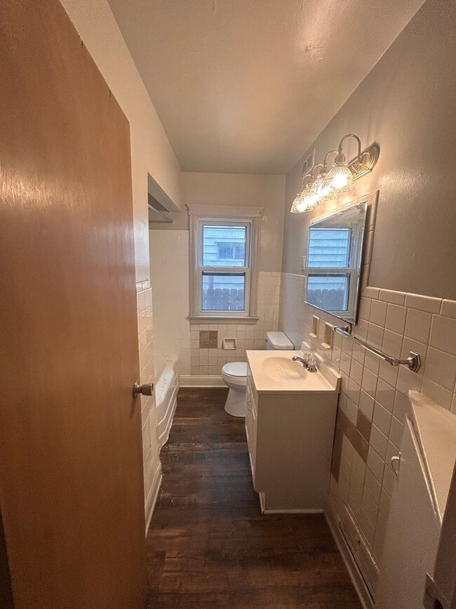 Building Photo - 3301 Reed St