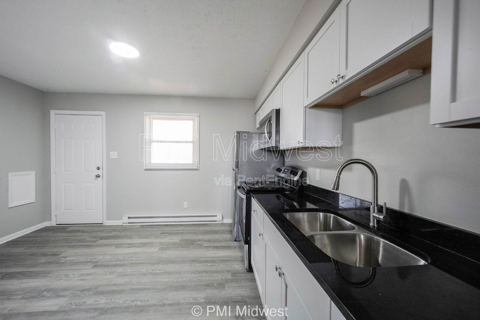 Building Photo - 570 US-52