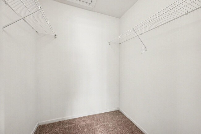 Building Photo - 2878 Barclay Wy