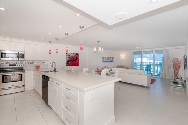 Building Photo - 3800 S Ocean Dr