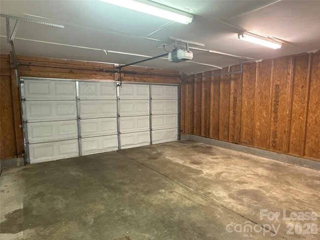 Building Photo - 3660 Lake Spring Ave NW