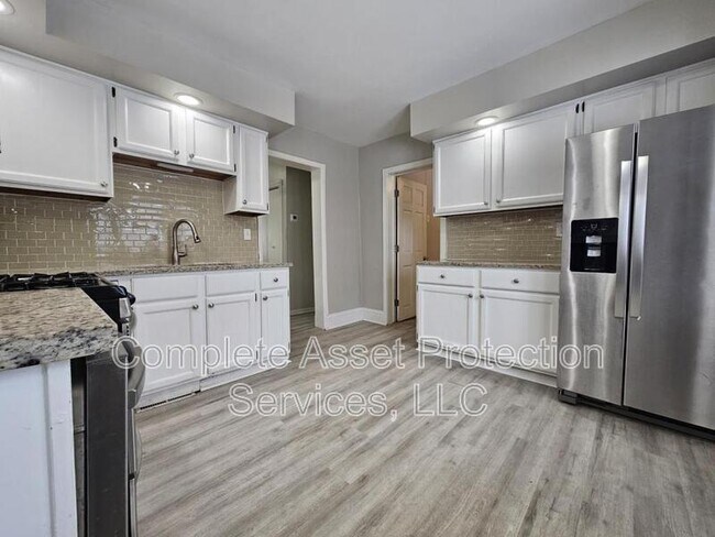 Building Photo - 111 Laurel St