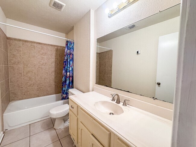 Building Photo - 14418 Moorfield Dr